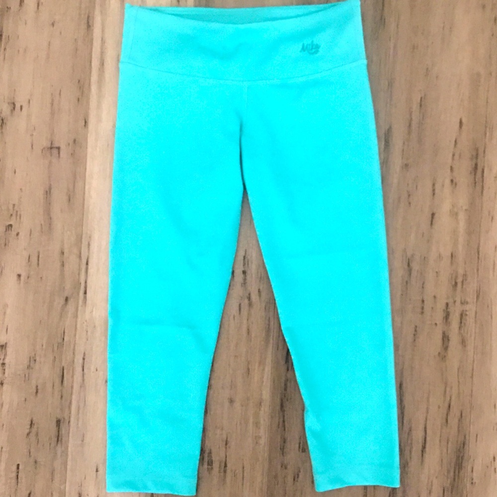 Mika Yoga Wear Aerial Capris